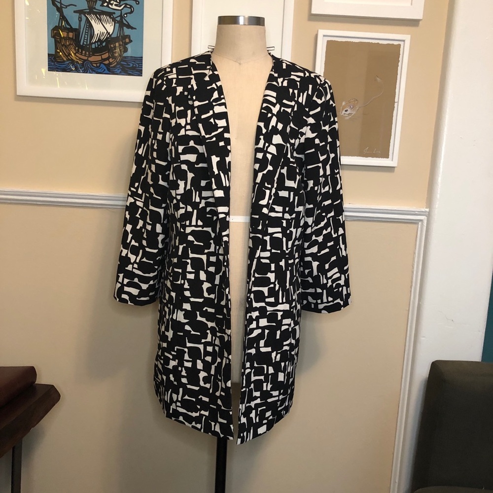 Black / white geometric duster coat